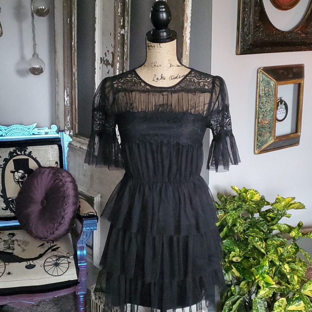 SEXY ELEGANT BLACK LACE LAYERED DRESS
